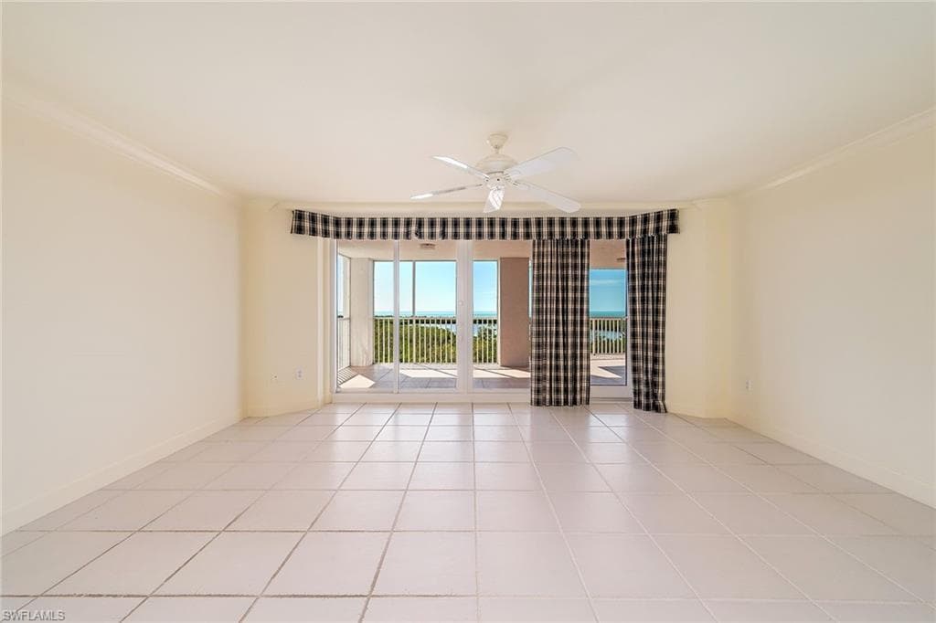 6849 Grenadier Blvd 701, Naples, FL 34108-8