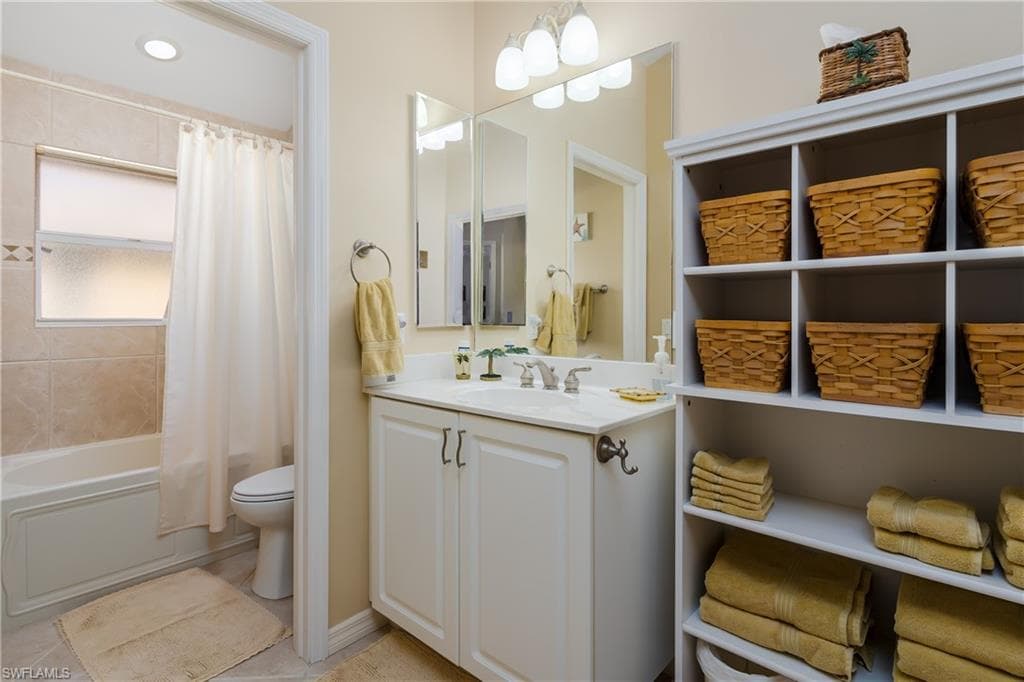 119 Balfour Dr, Marco Island, FL 34145-25