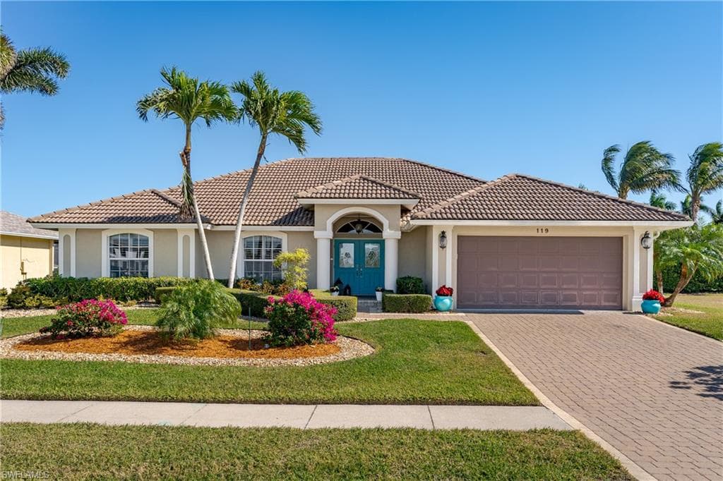 119 Balfour Dr, Marco Island, FL 34145-2