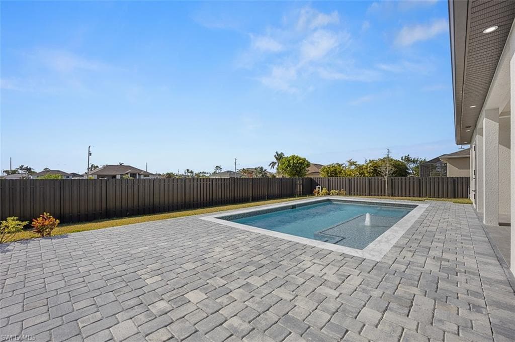 2214 25th Ln, Cape Coral, FL 33993-32