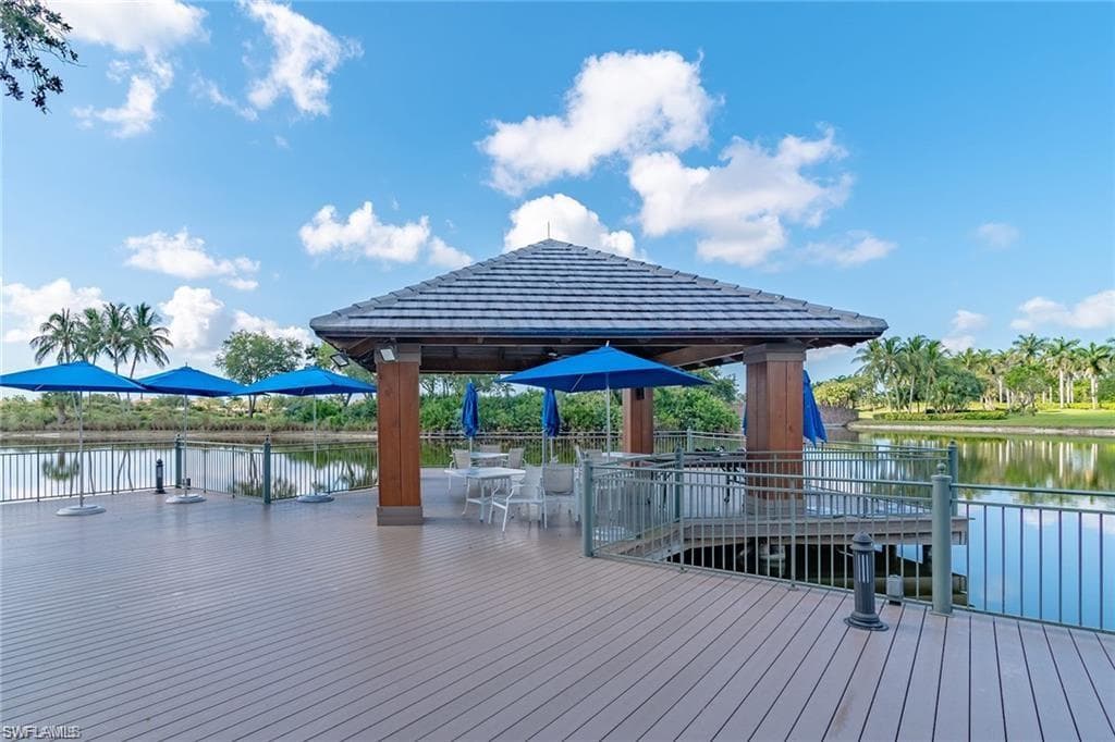 2786 Aviamar Cir, Naples, FL 34114-45