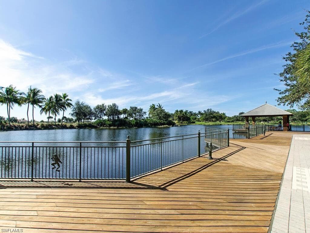 2786 Aviamar Cir, Naples, FL 34114-46
