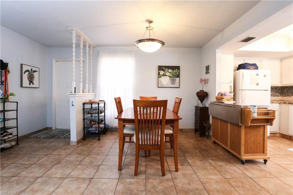 4706 4th Pl 11, Cape Coral, FL 33904-4