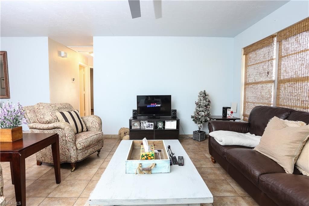 4706 4th Pl 11, Cape Coral, FL 33904-8
