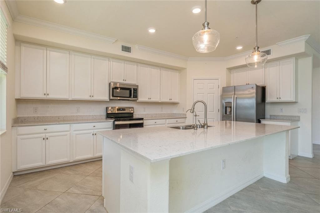 12039 Hawthorn Lake Dr 102, Fort Myers, FL 33913-12