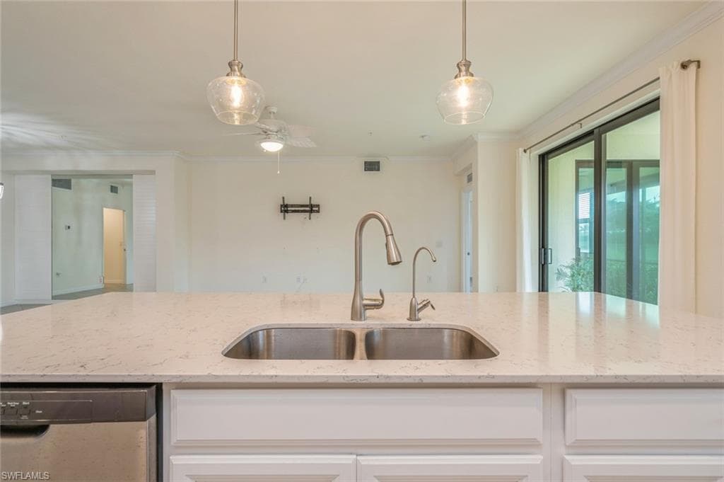 12039 Hawthorn Lake Dr 102, Fort Myers, FL 33913-13