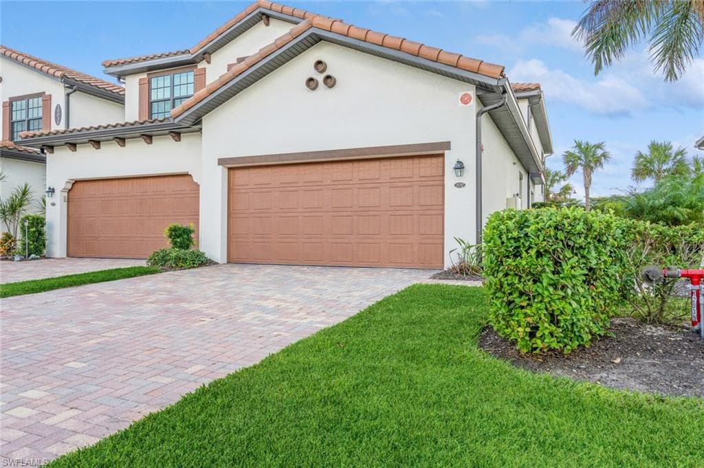 12039 Hawthorn Lake Dr 102, Fort Myers, FL 33913-1