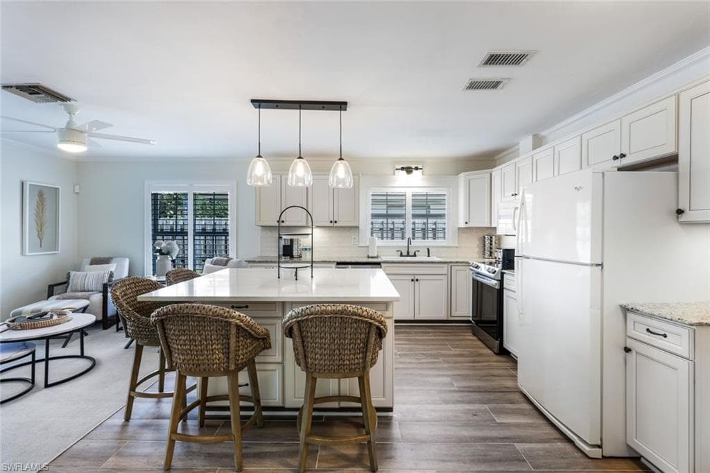 619 106th Ave N, Naples, FL 34108-12