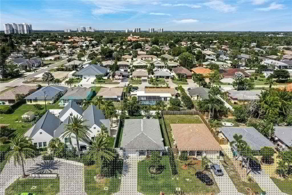 619 106th Ave N, Naples, FL 34108-33