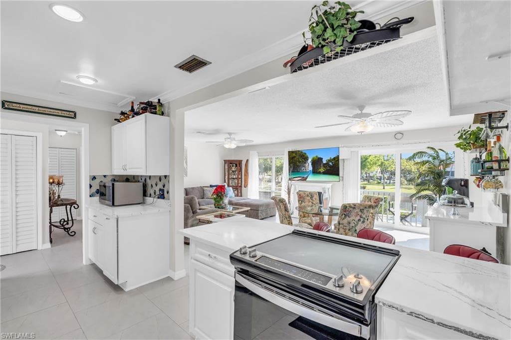 4251 Island Cir 3, Fort Myers, FL 33919-14