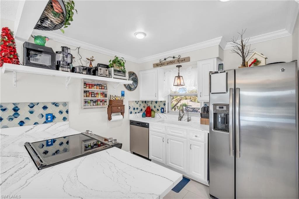 4251 Island Cir 3, Fort Myers, FL 33919-16