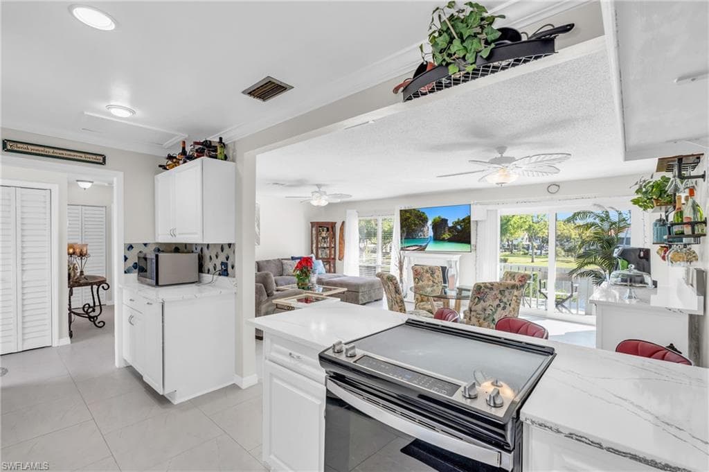 4251 Island Cir 3, Fort Myers, FL 33919-18