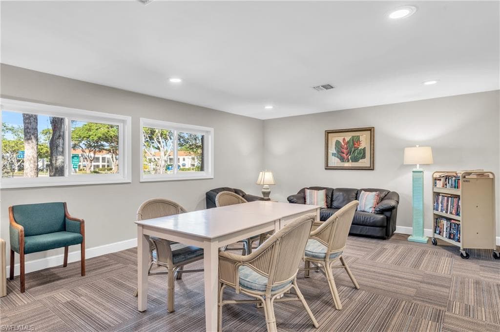 4251 Island Cir 3, Fort Myers, FL 33919-39