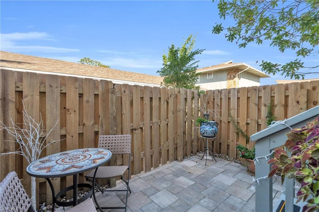 4251 Island Cir 3, Fort Myers, FL 33919-4