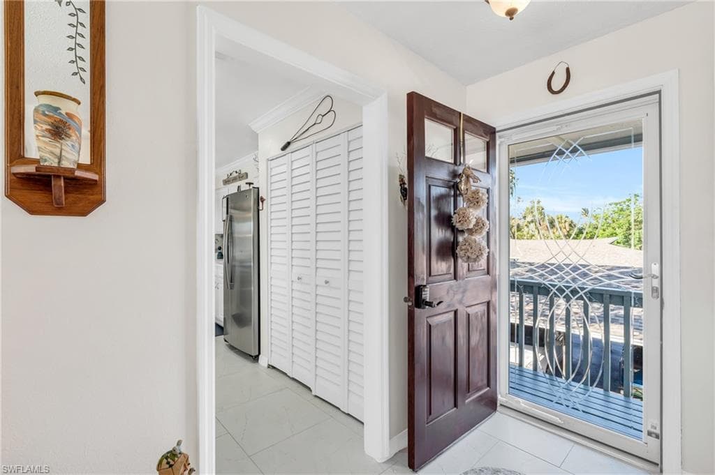 4251 Island Cir 3, Fort Myers, FL 33919-5