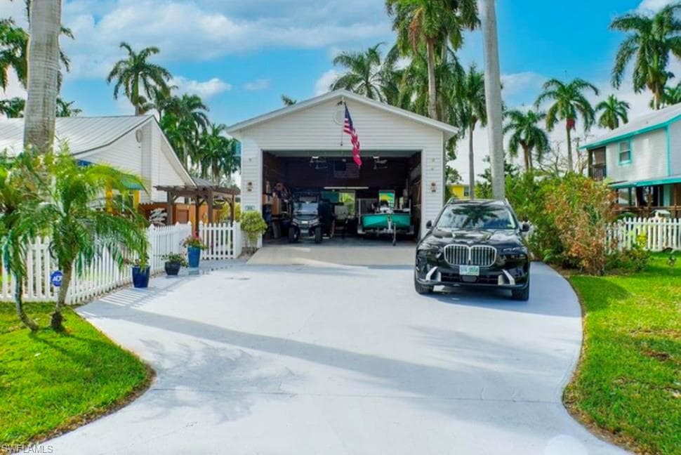 204 Allen Ave, Everglades City, FL 34139-4