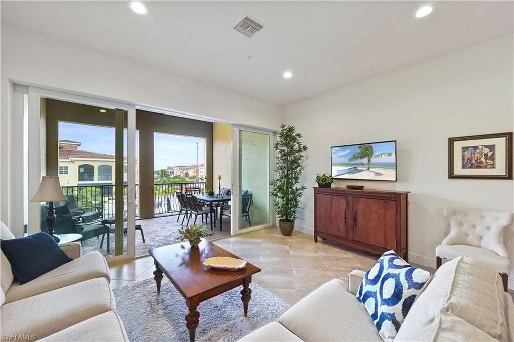 21450 Strada Nuova Cir 303, Estero, FL 33928-7