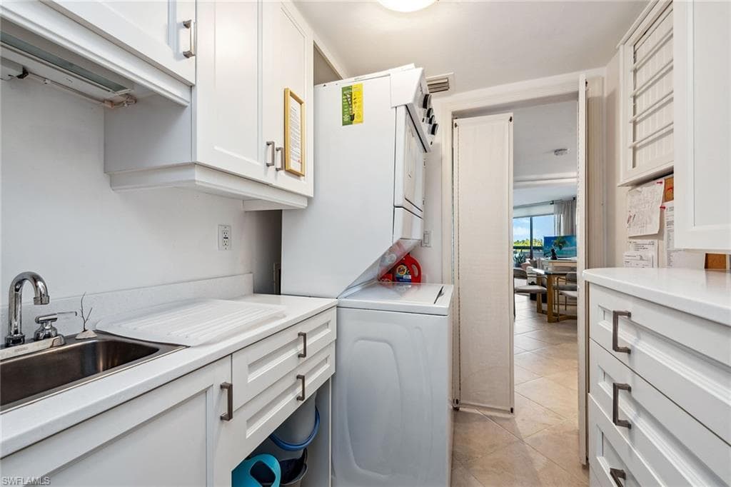 6001 Pelican Bay Blvd 204, Naples, FL 34108-25