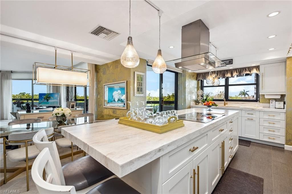 6001 Pelican Bay Blvd 204, Naples, FL 34108-2