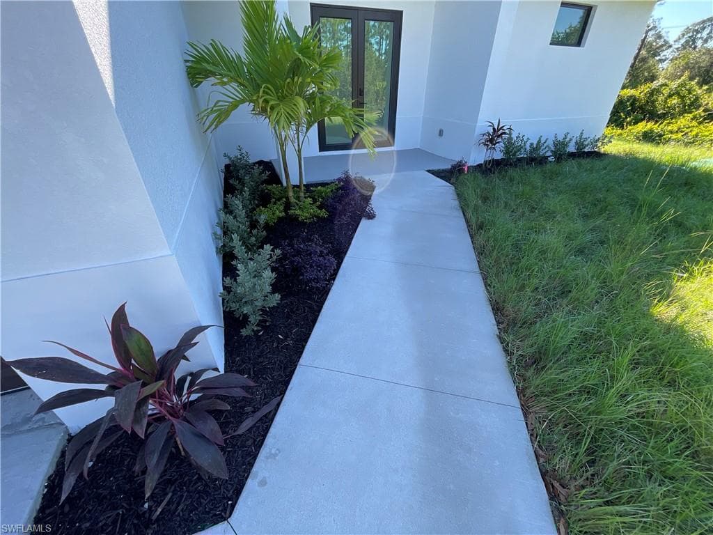818 Chemstrand St E, Lehigh Acres, FL 33974-3