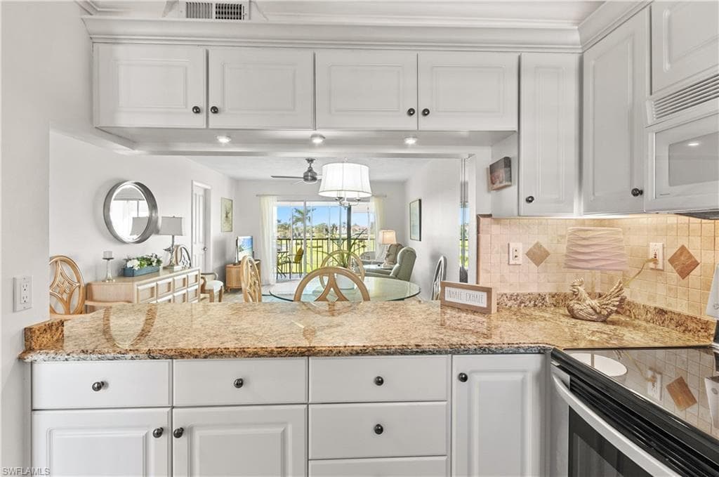 21 High Point Cir E 308, Naples, FL 34103-16