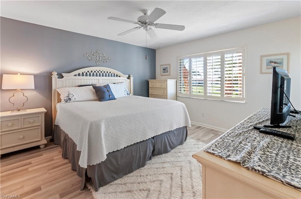 21 High Point Cir E 308, Naples, FL 34103-17