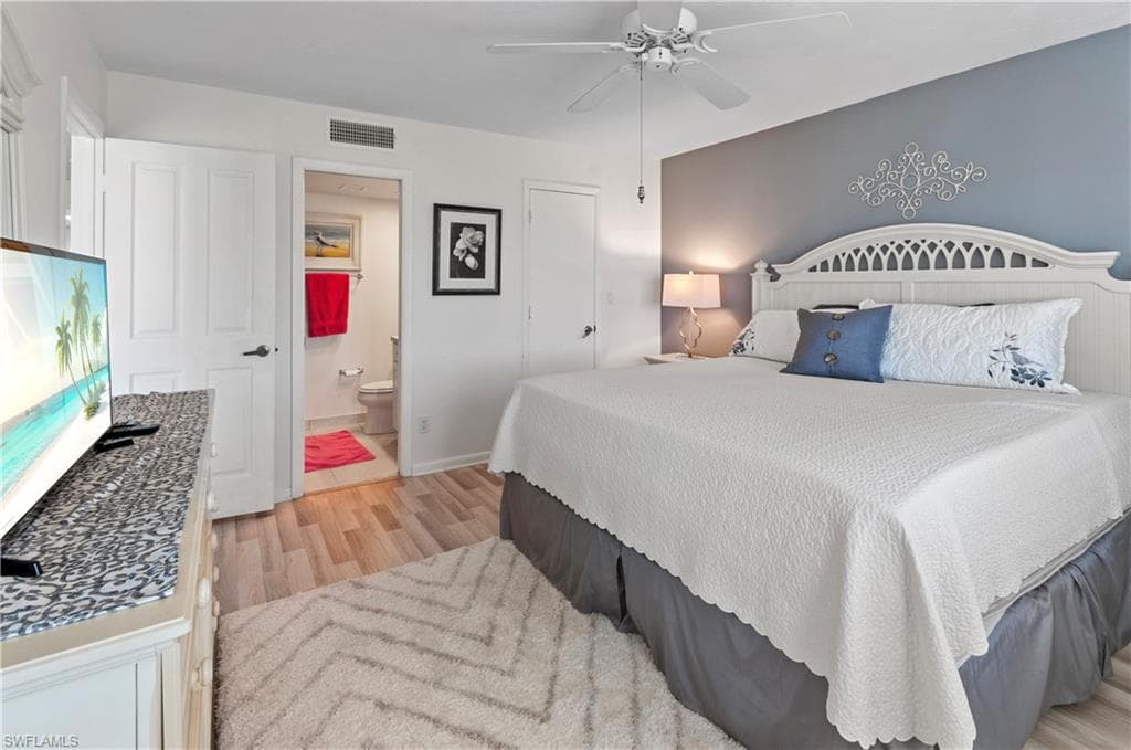 21 High Point Cir E 308, Naples, FL 34103-18