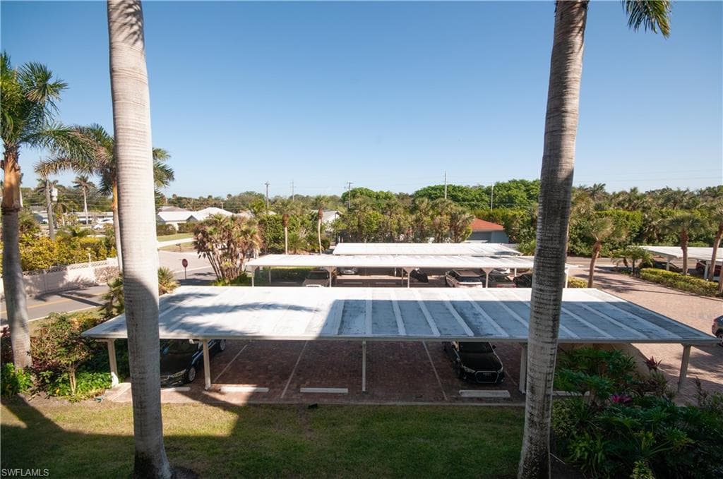 21 High Point Cir E 308, Naples, FL 34103-27
