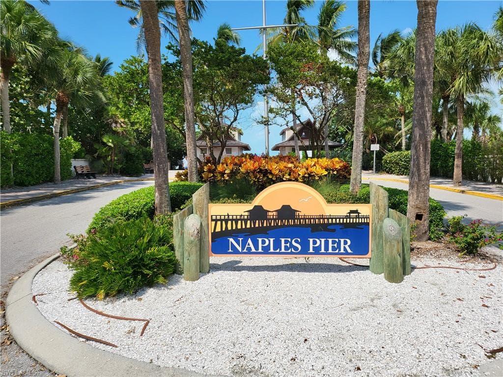 21 High Point Cir E 308, Naples, FL 34103-33