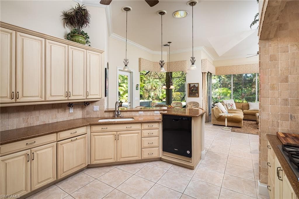 12159 Colliers Reserve Dr, Naples, FL 34110-13