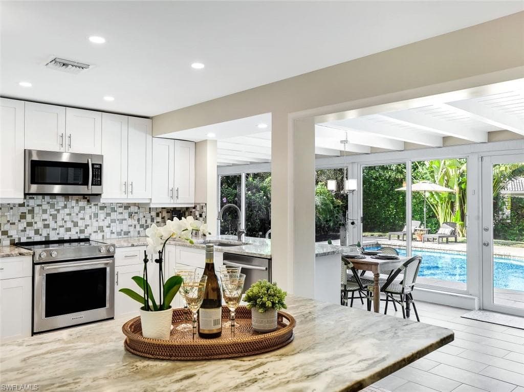 79 Burning Tree Dr, Naples, FL 34105-10