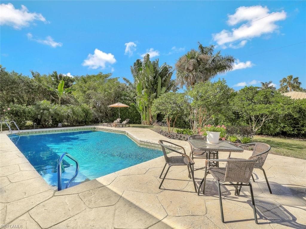 79 Burning Tree Dr, Naples, FL 34105-21