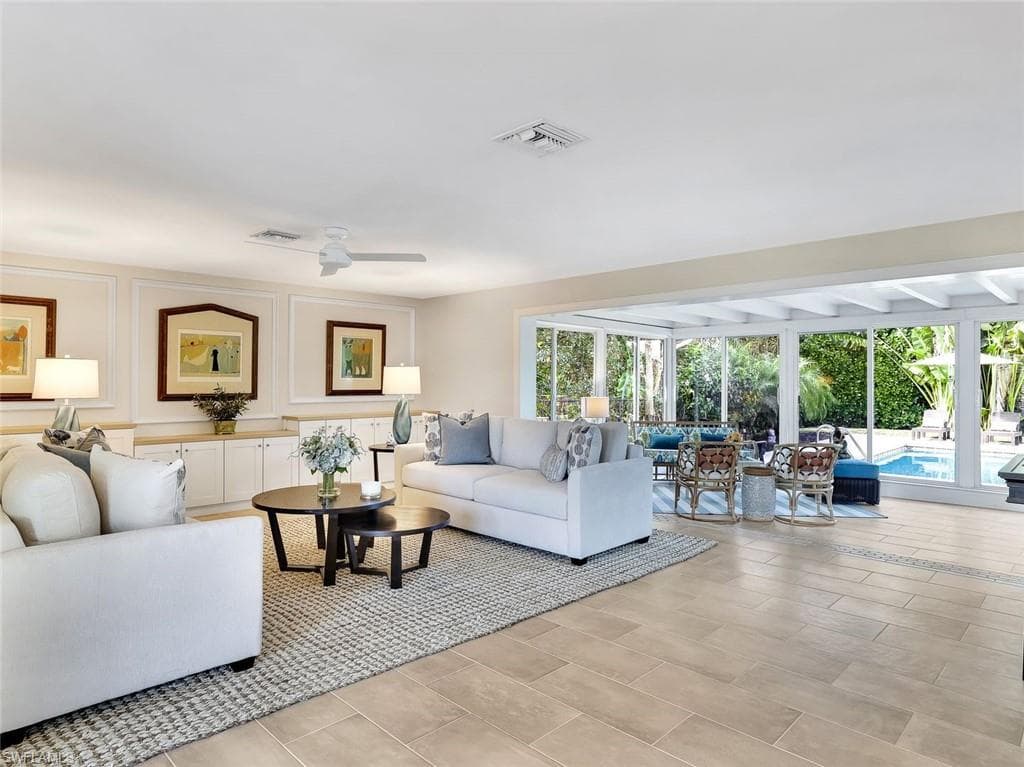 79 Burning Tree Dr, Naples, FL 34105-6