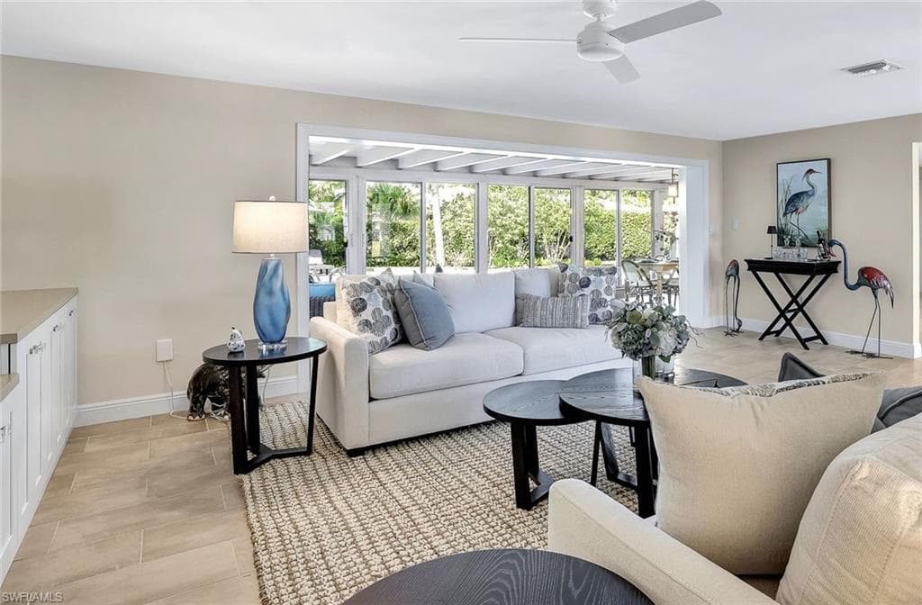 79 Burning Tree Dr, Naples, FL 34105-7