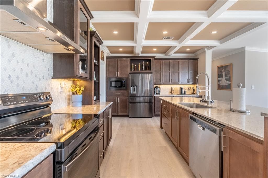 4008 24th Ave NE, Naples, FL 34120-8