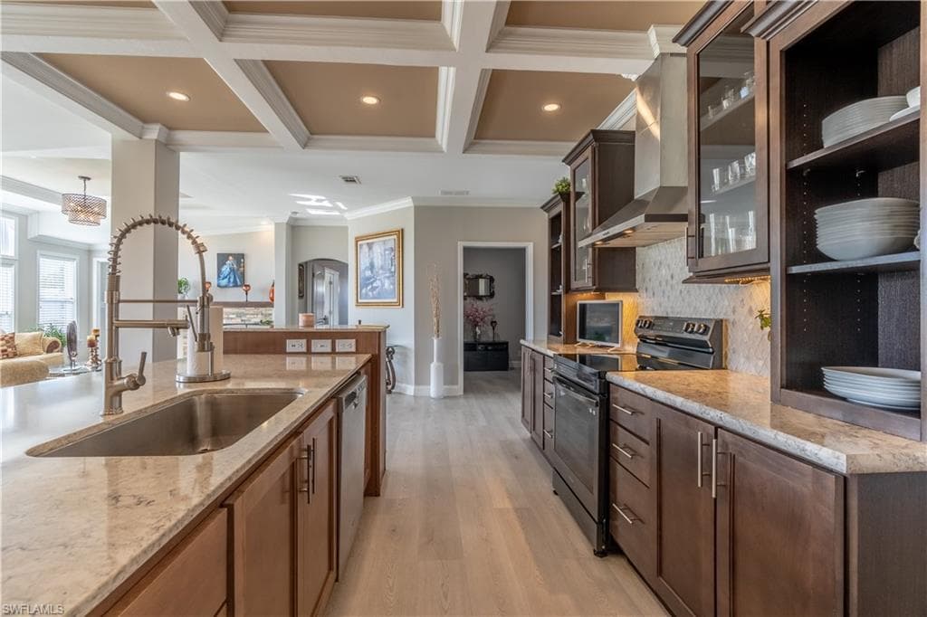 4008 24th Ave NE, Naples, FL 34120-9