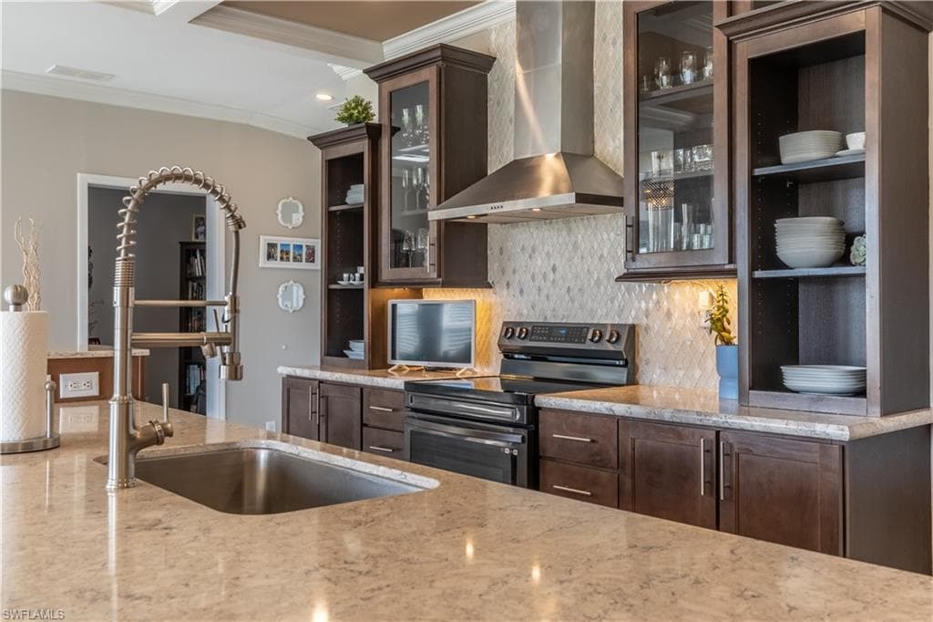 4008 24th Ave NE, Naples, FL 34120-10