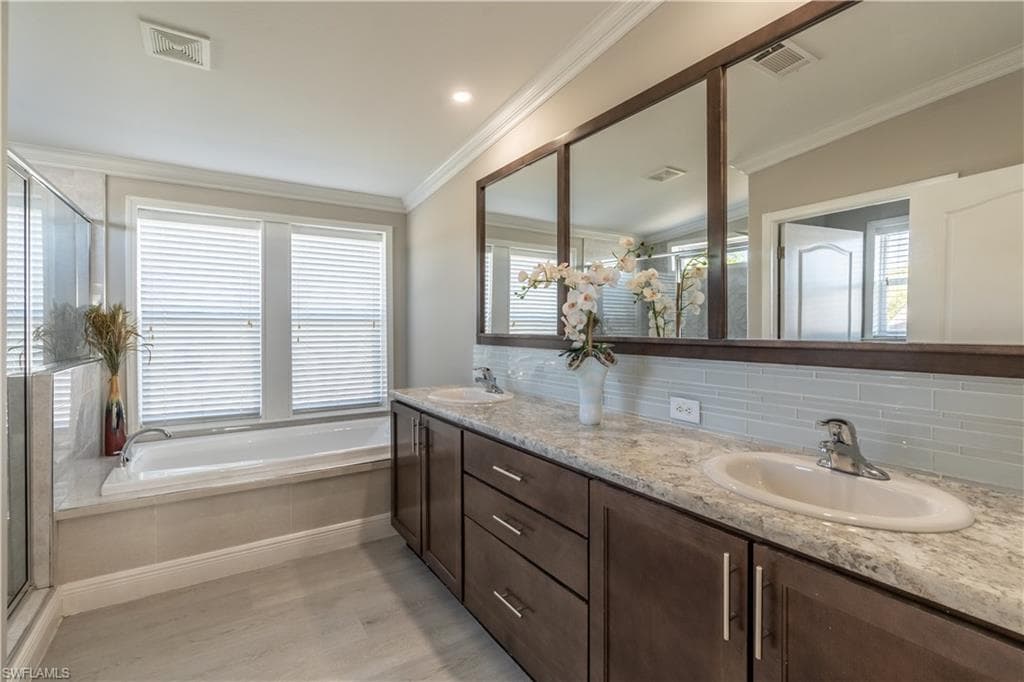 4008 24th Ave NE, Naples, FL 34120-15