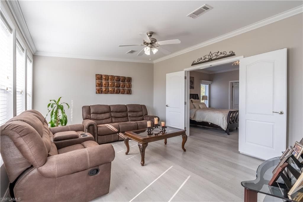 4008 24th Ave NE, Naples, FL 34120-18