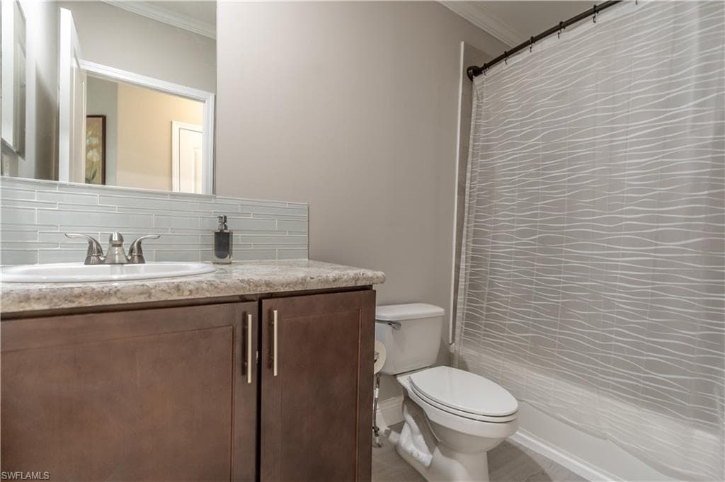 4008 24th Ave NE, Naples, FL 34120-22