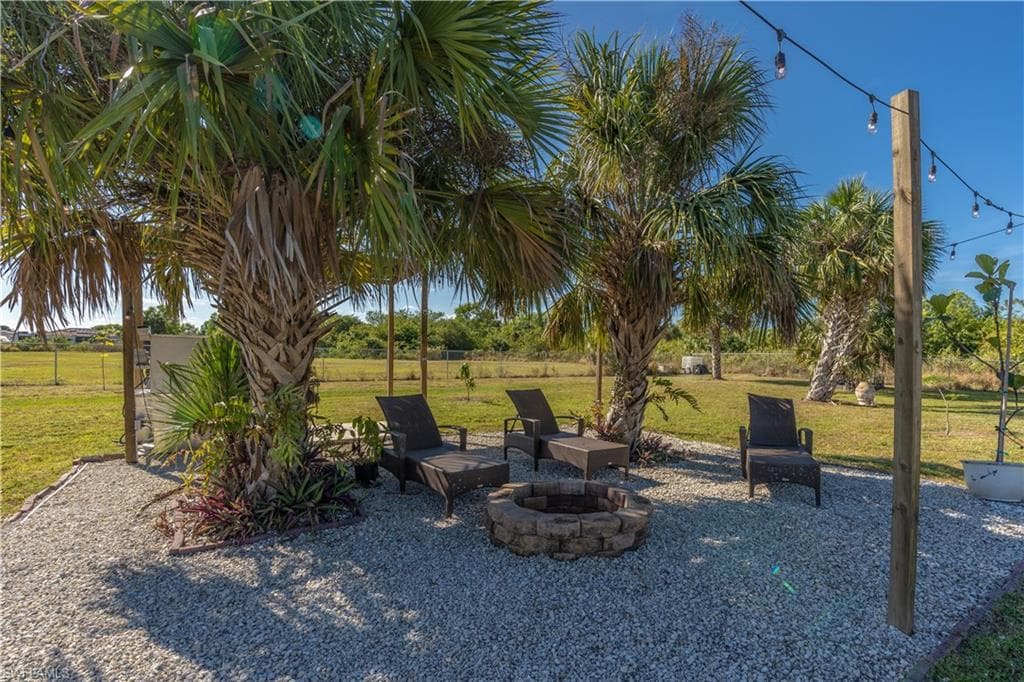4008 24th Ave NE, Naples, FL 34120-30