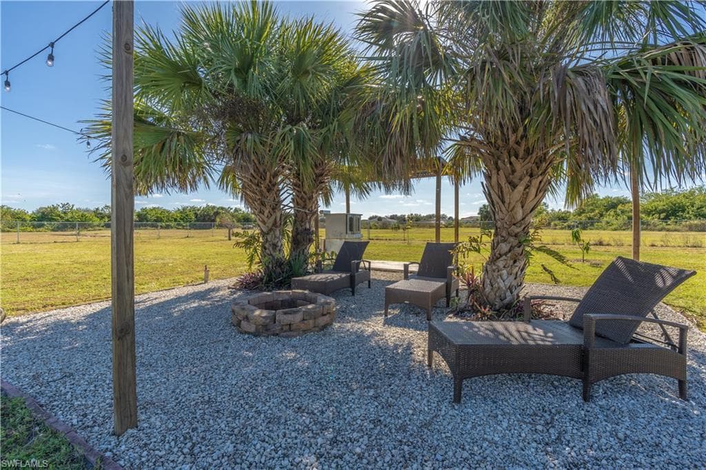 4008 24th Ave NE, Naples, FL 34120-31