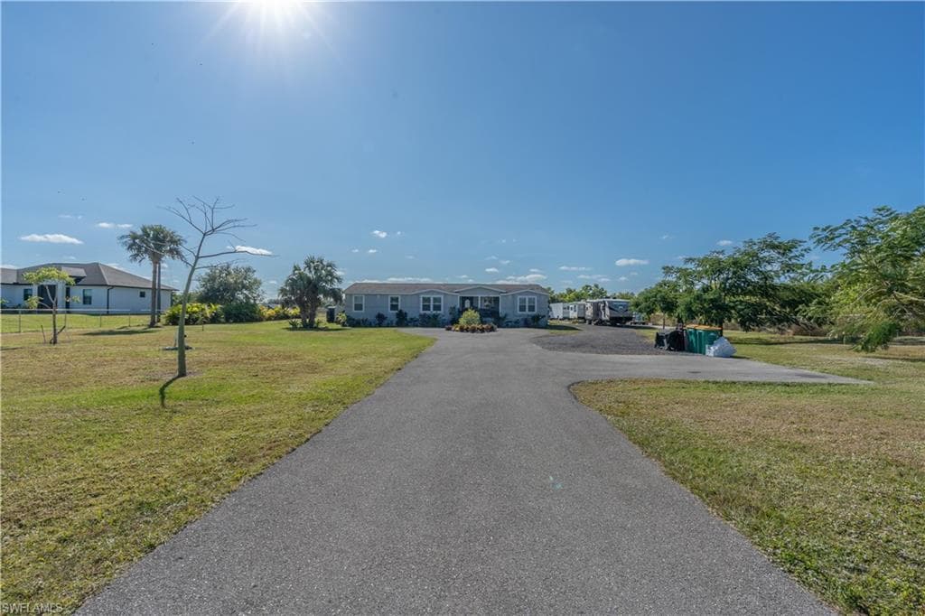 4008 24th Ave NE, Naples, FL 34120-39