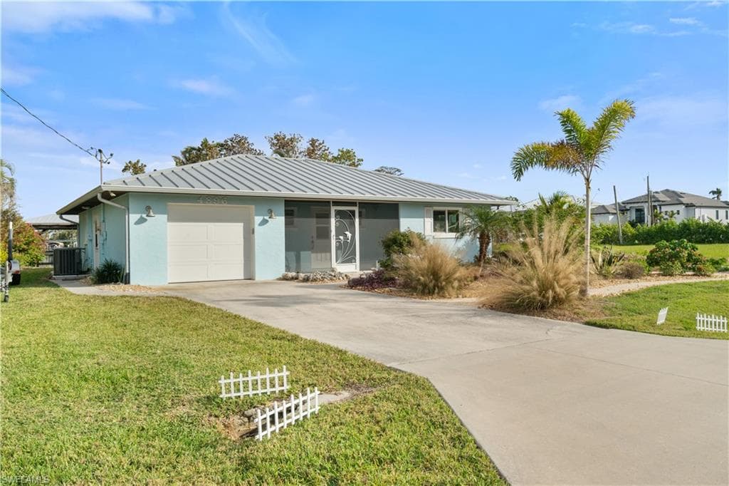 4896 Esplanade St, Bonita Springs, FL 34134-5