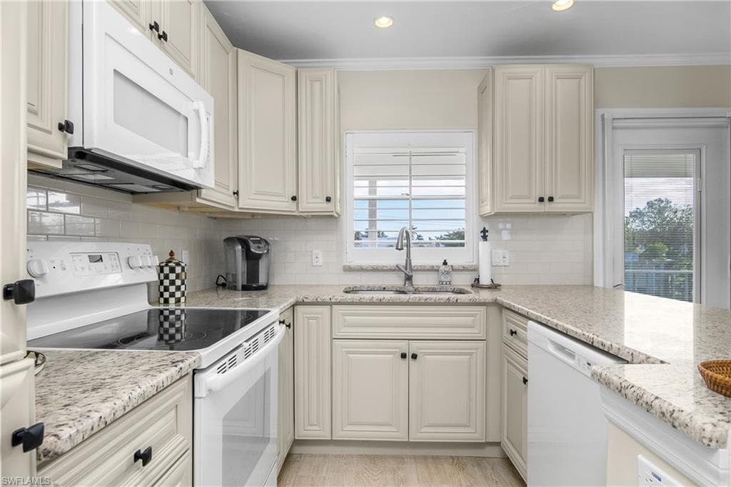 624 Broad Ave S J624, Naples, FL 34102-4
