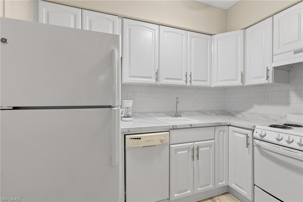 167 Collier Blvd D5, Marco Island, FL 34145-9