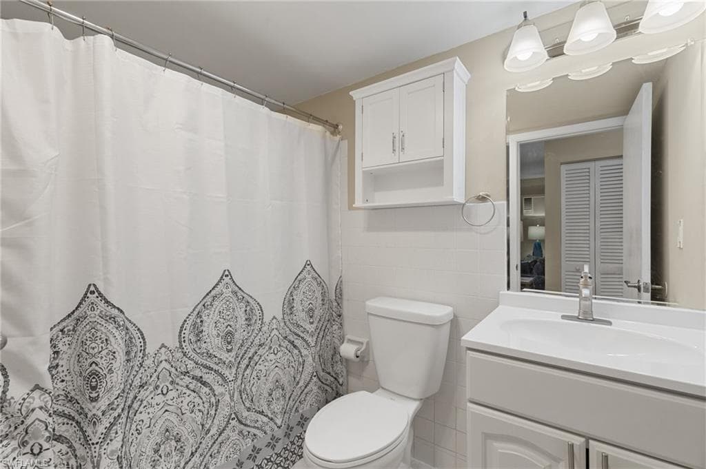 167 Collier Blvd D5, Marco Island, FL 34145-15