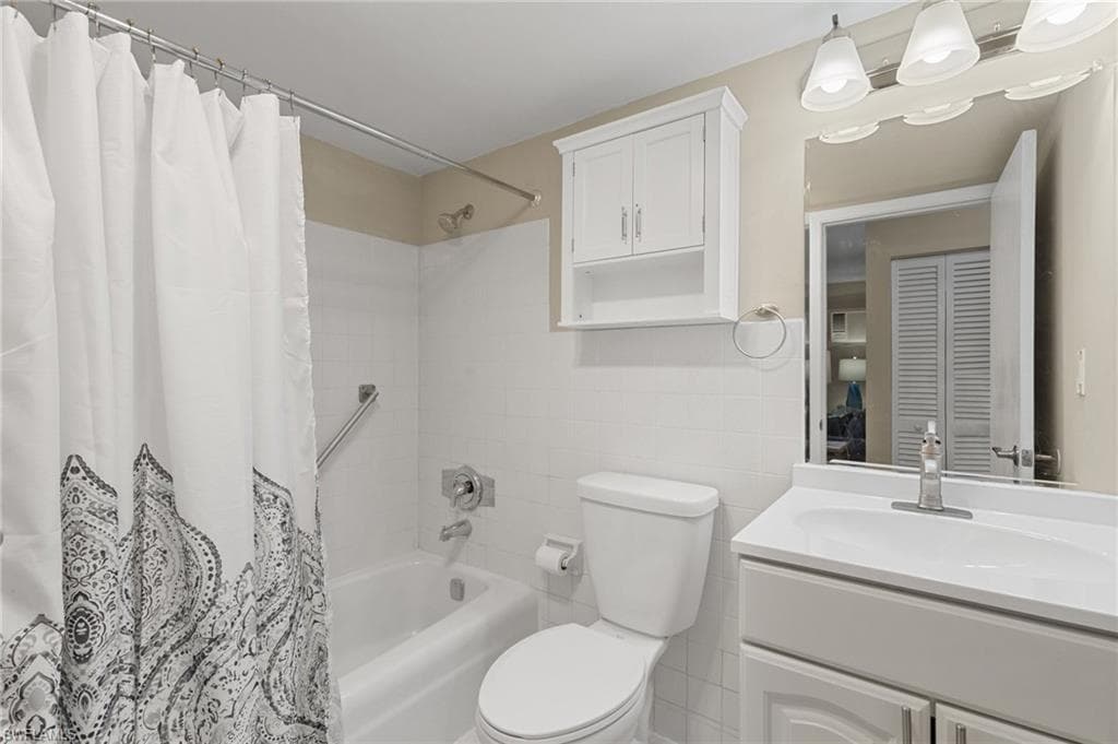 167 Collier Blvd D5, Marco Island, FL 34145-16