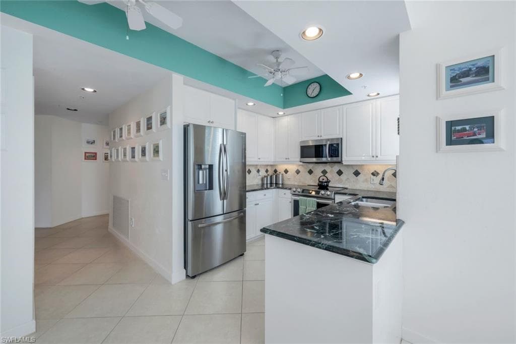 315 Dunes Blvd 201, Naples, FL 34110-12