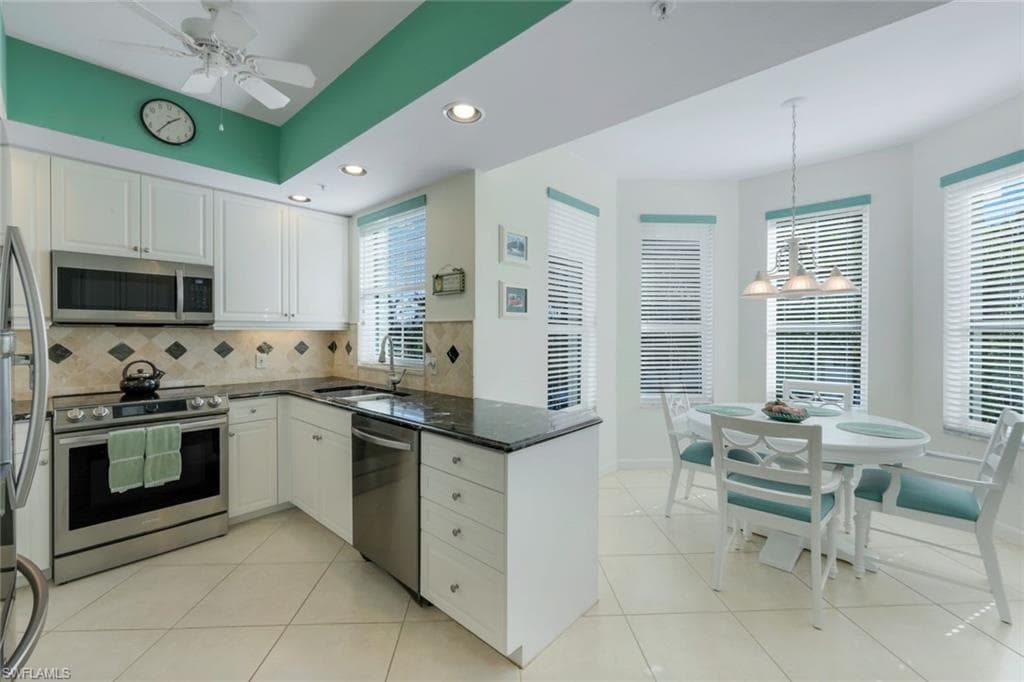 315 Dunes Blvd 201, Naples, FL 34110-13
